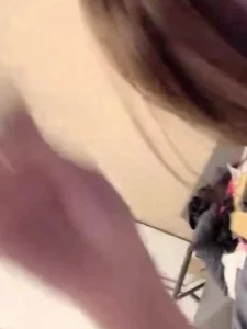 自己的反差骚逼女友学生妹的性感自拍自慰视频视频存手机里好几年了现