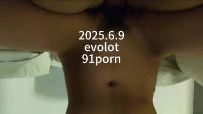 骚逼女友沙发女上激情