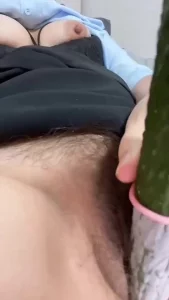 逼痒难耐只能用黄瓜止痒白浆四溢